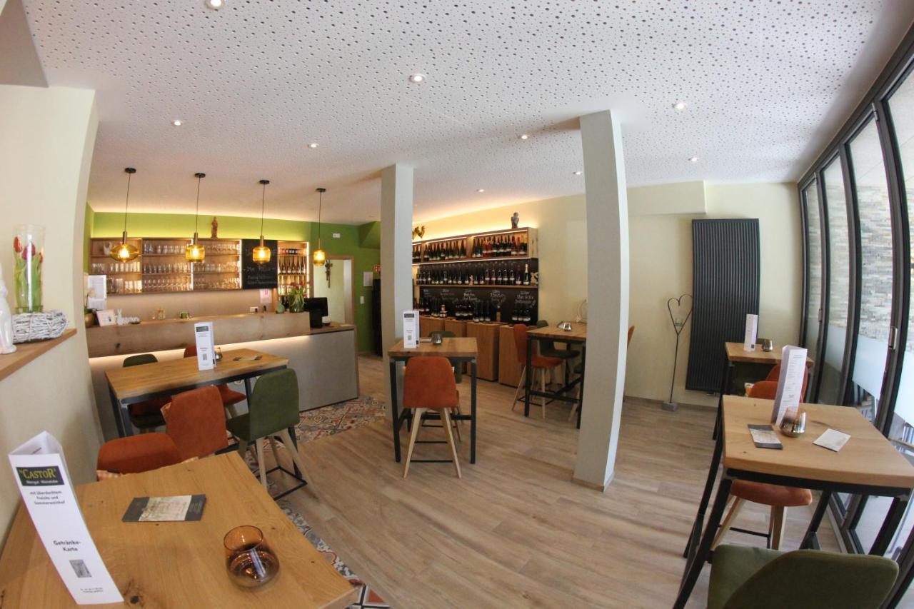 Weinstube Bycastors Hotel Treis-Karden Exterior photo